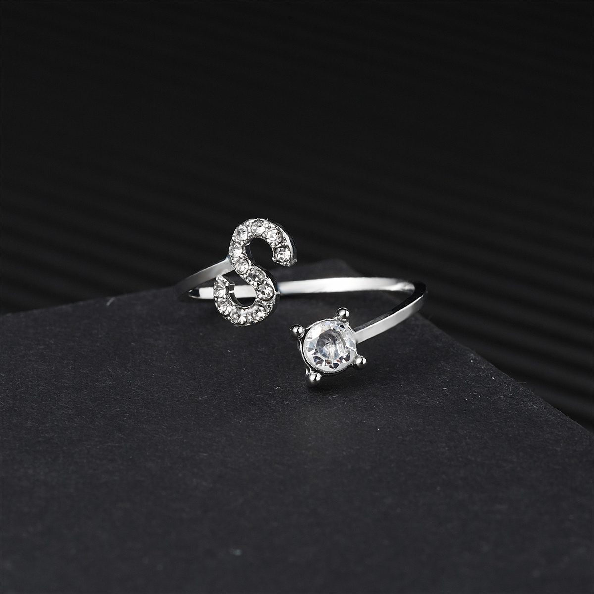 Silver Color Zircon Initial A- - đánh giá và giá Event Z